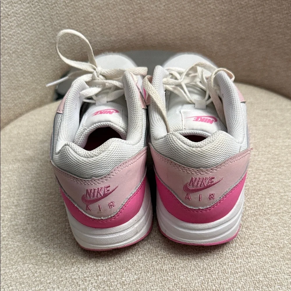 Nike Kids Sneakers in Pink and White - Picture 4 of 4